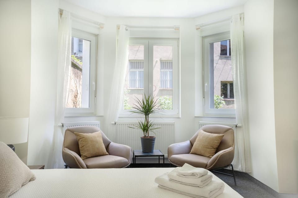 Bed, Seating area, Bedroom, towels