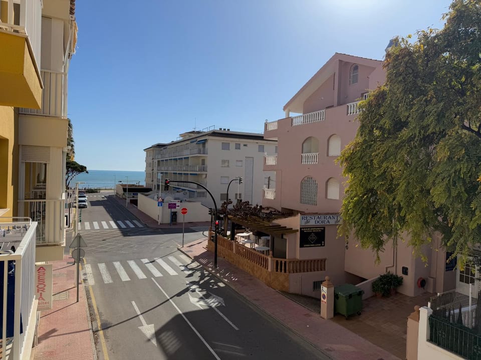 Property building, Day, City view, Sea view, Street view, Location
