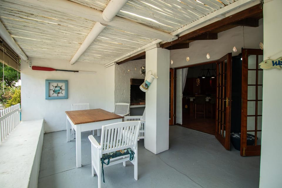 Patio, BBQ facilities, Dining area