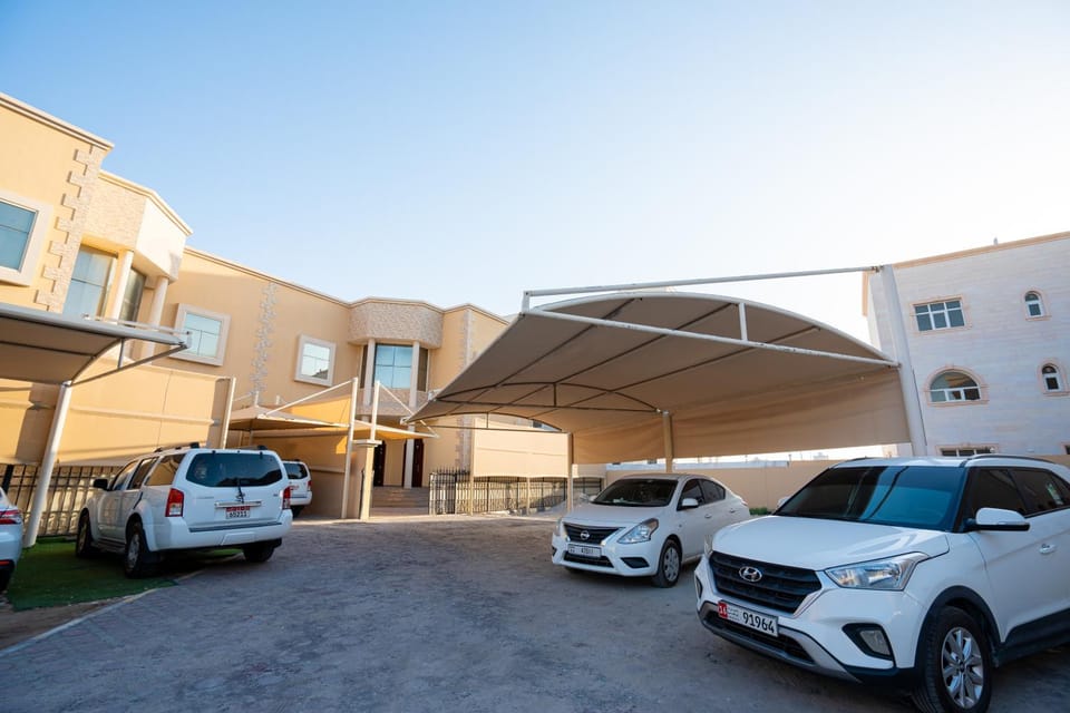 Property building, Day, Parking