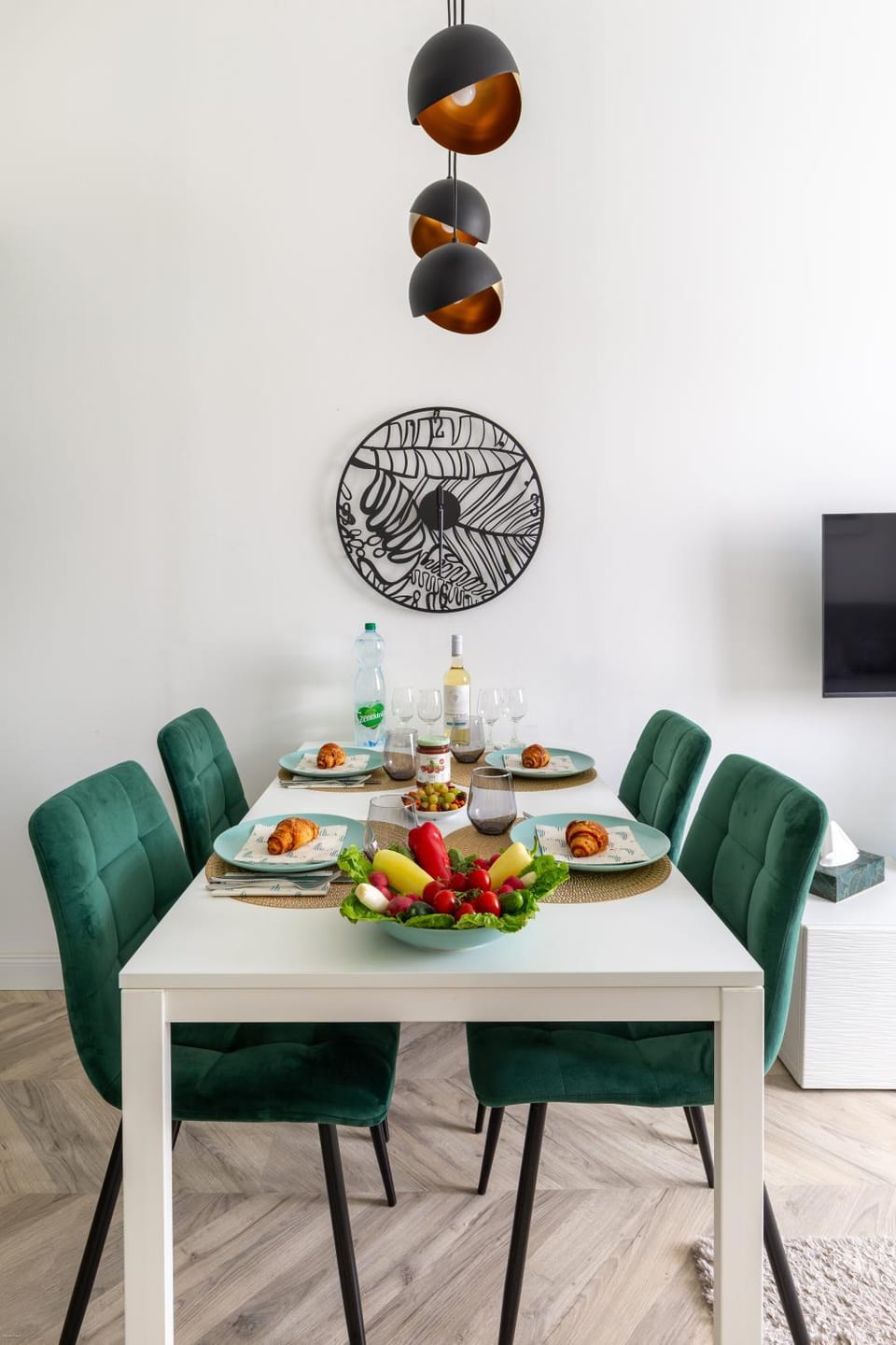 TV and multimedia, Dining area