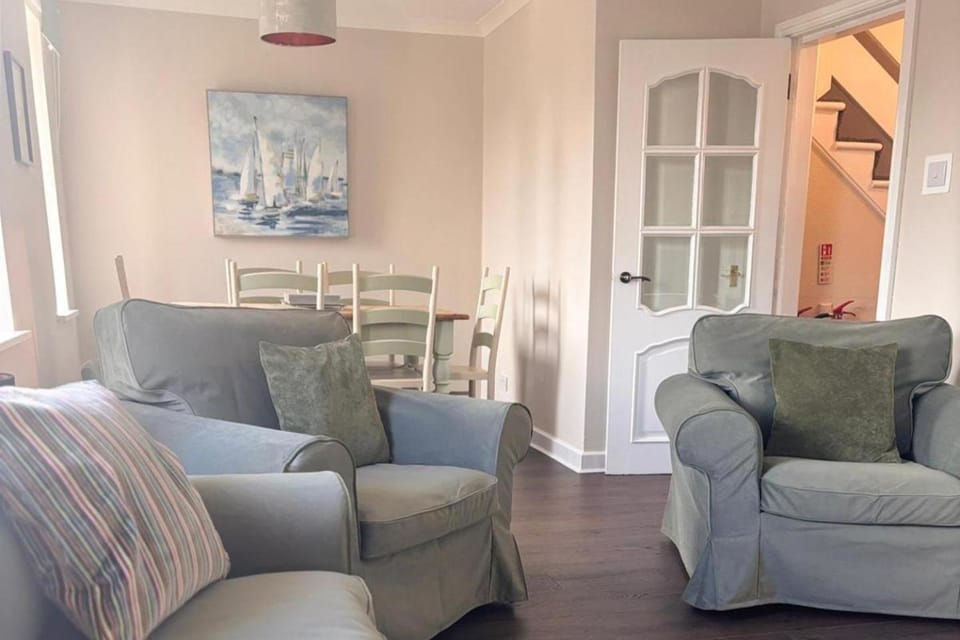 Close to beach town golf & natural beauty spots Apartment in Scotland