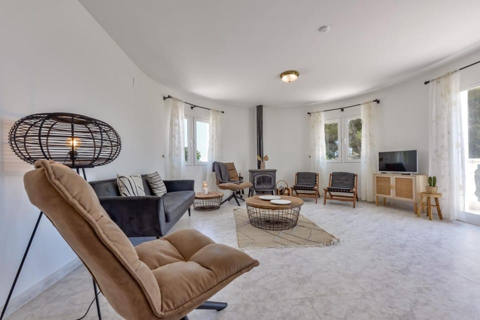 Communal lounge/ TV room, Living room