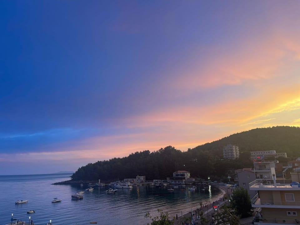 Red Sunset Apartment Apartment in Vlorë County, Albania