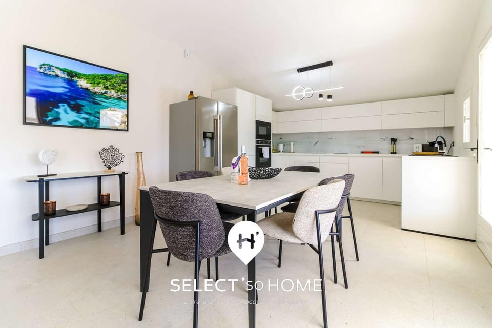 TV and multimedia, Kitchen or kitchenette, Dining area, oven