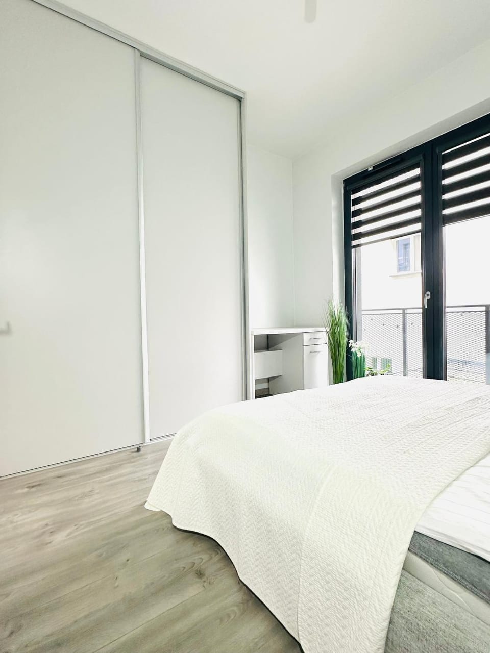 Bed, Photo of the whole room, Bedroom, wardrobe