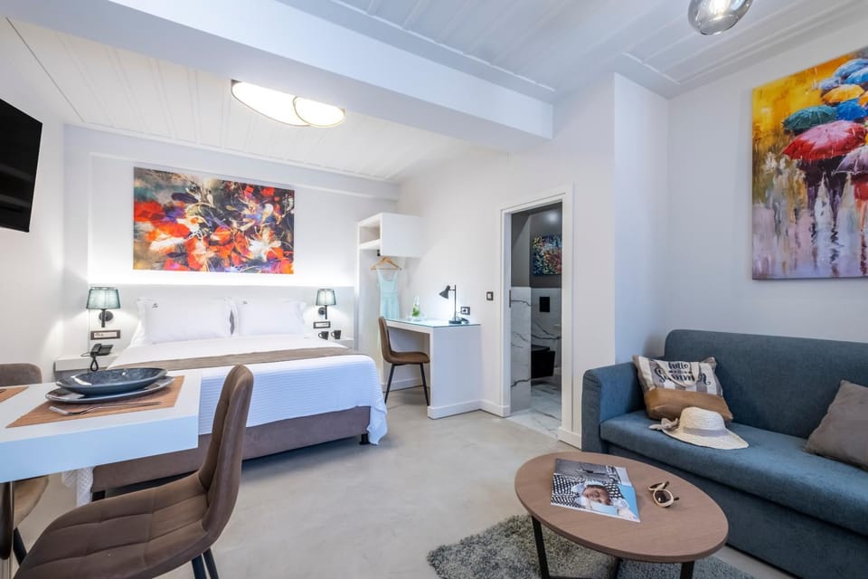 Bed, Photo of the whole room, Seating area