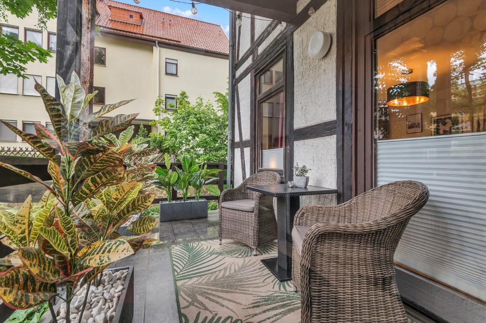 Property building, View (from property/room), Balcony/Terrace, Balcony/Terrace, Seating area, Dining area, River view