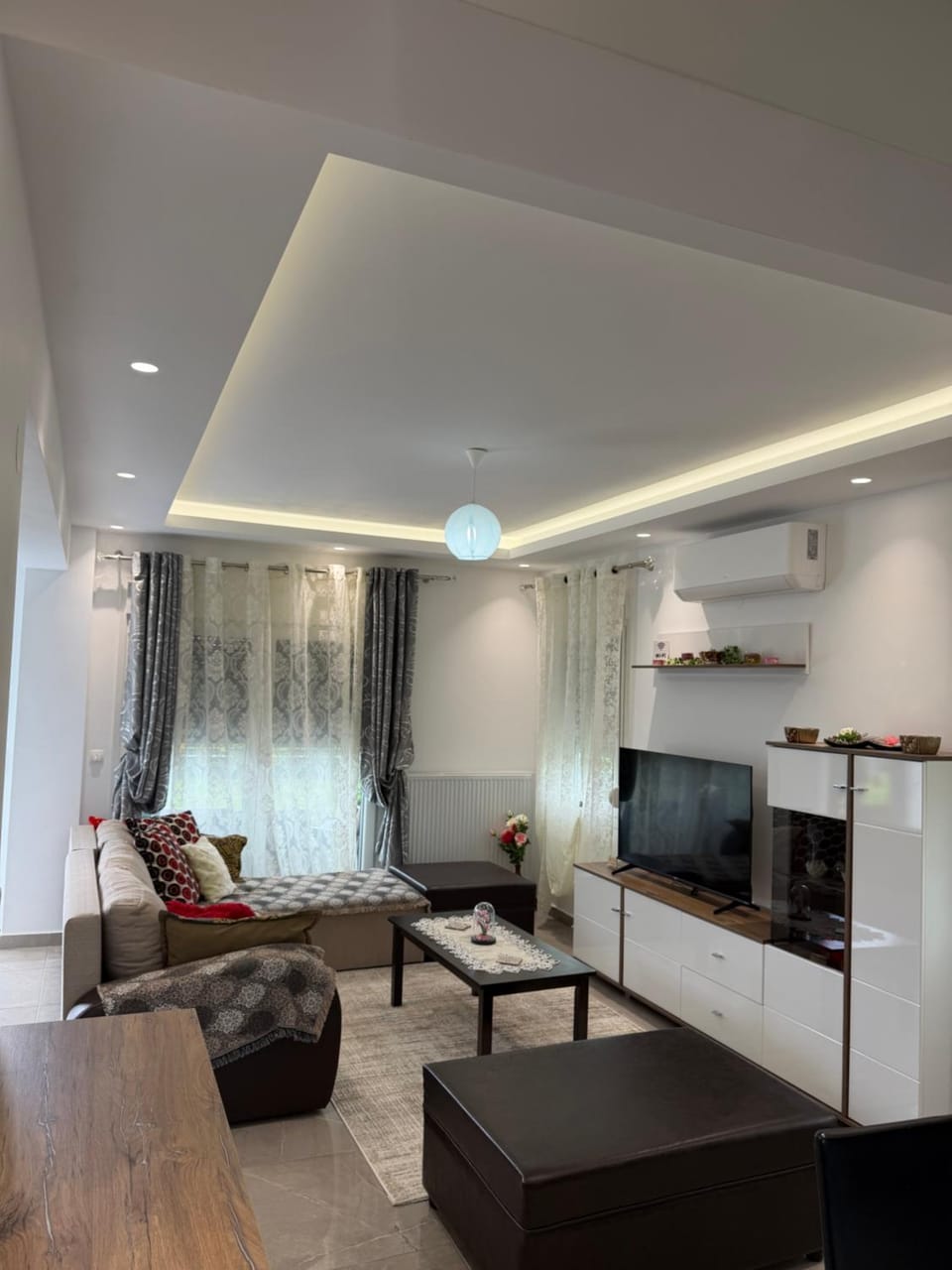 TV and multimedia, Living room, Seating area