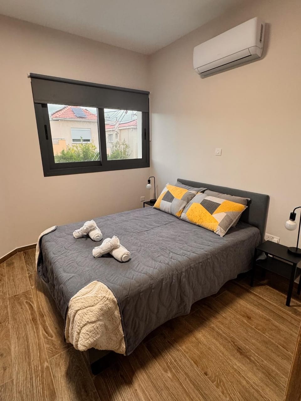 Bed, Bedroom, air conditioner