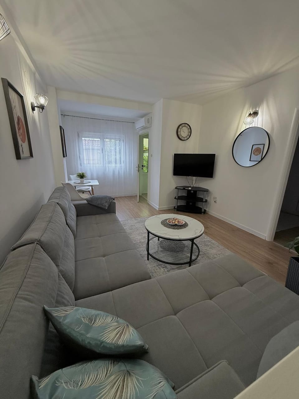TV and multimedia, Living room, Seating area