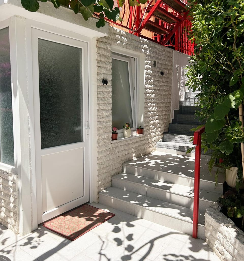 Property building, Balcony/Terrace