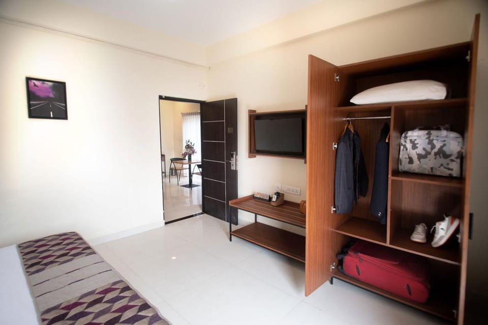 Bedroom, wardrobe