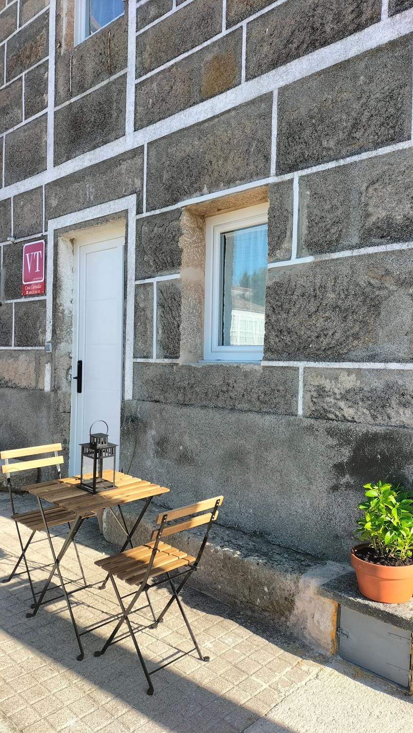 Facade/entrance, Off site, Summer, Balcony/Terrace