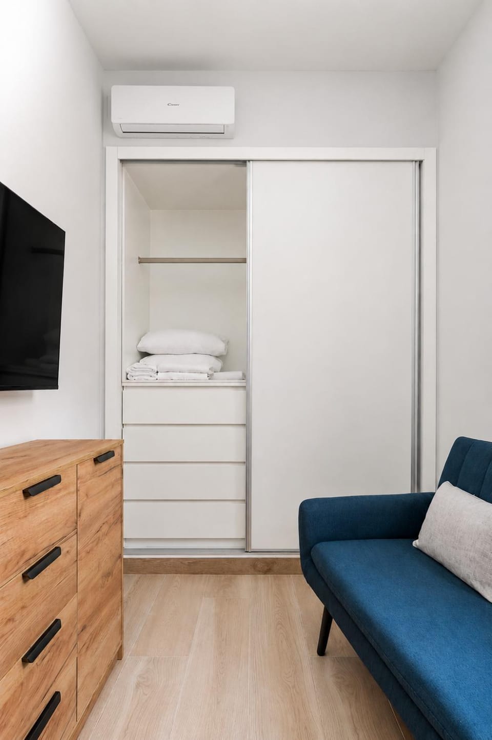 wardrobe, air conditioner