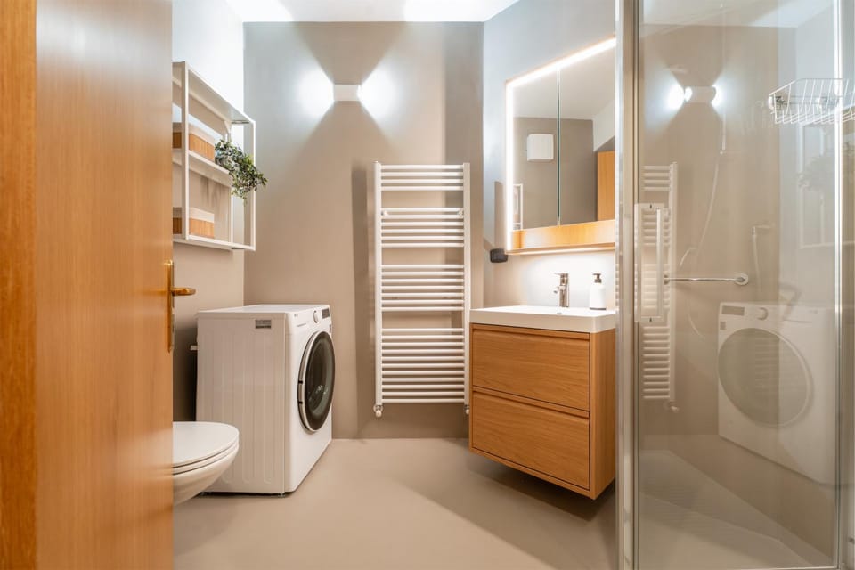 Bathroom, washing machine