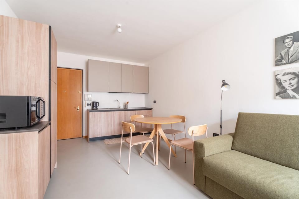 Kitchen or kitchenette, Living room, Dining area