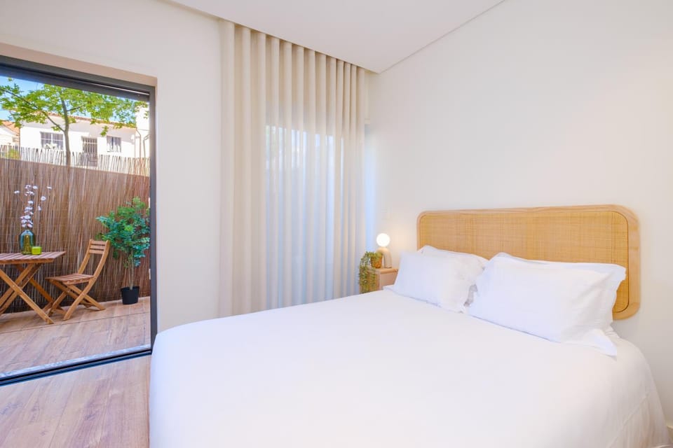 Bed, Balcony/Terrace, Photo of the whole room, Bedroom, air conditioner