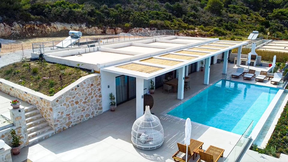 Property building, Bird's eye view, View (from property/room), Balcony/Terrace, Pool view, Swimming pool