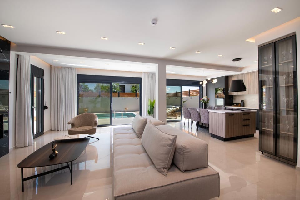TV and multimedia, Living room, Seating area