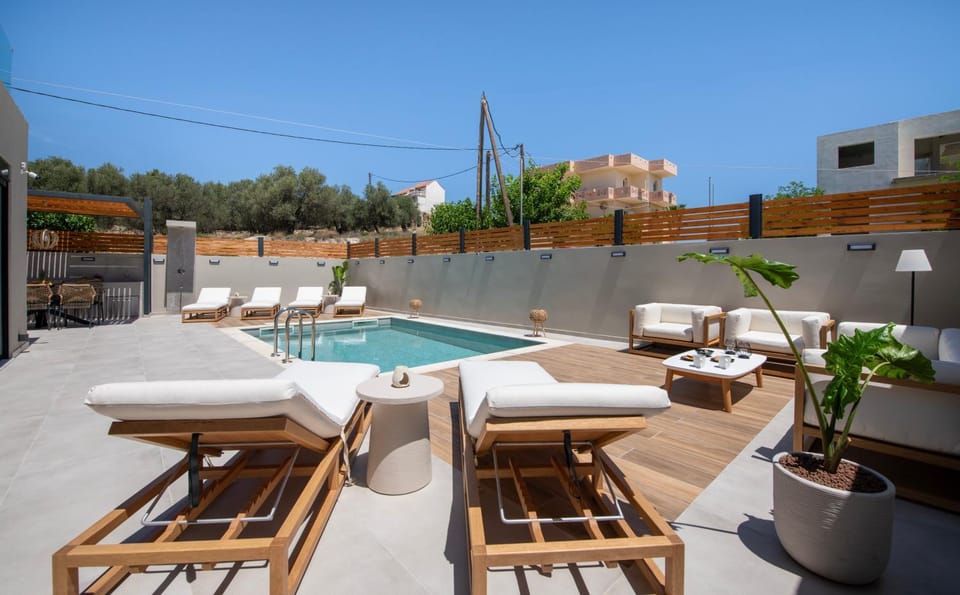 Patio, Day, View (from property/room), Pool view, Swimming pool, sunbed