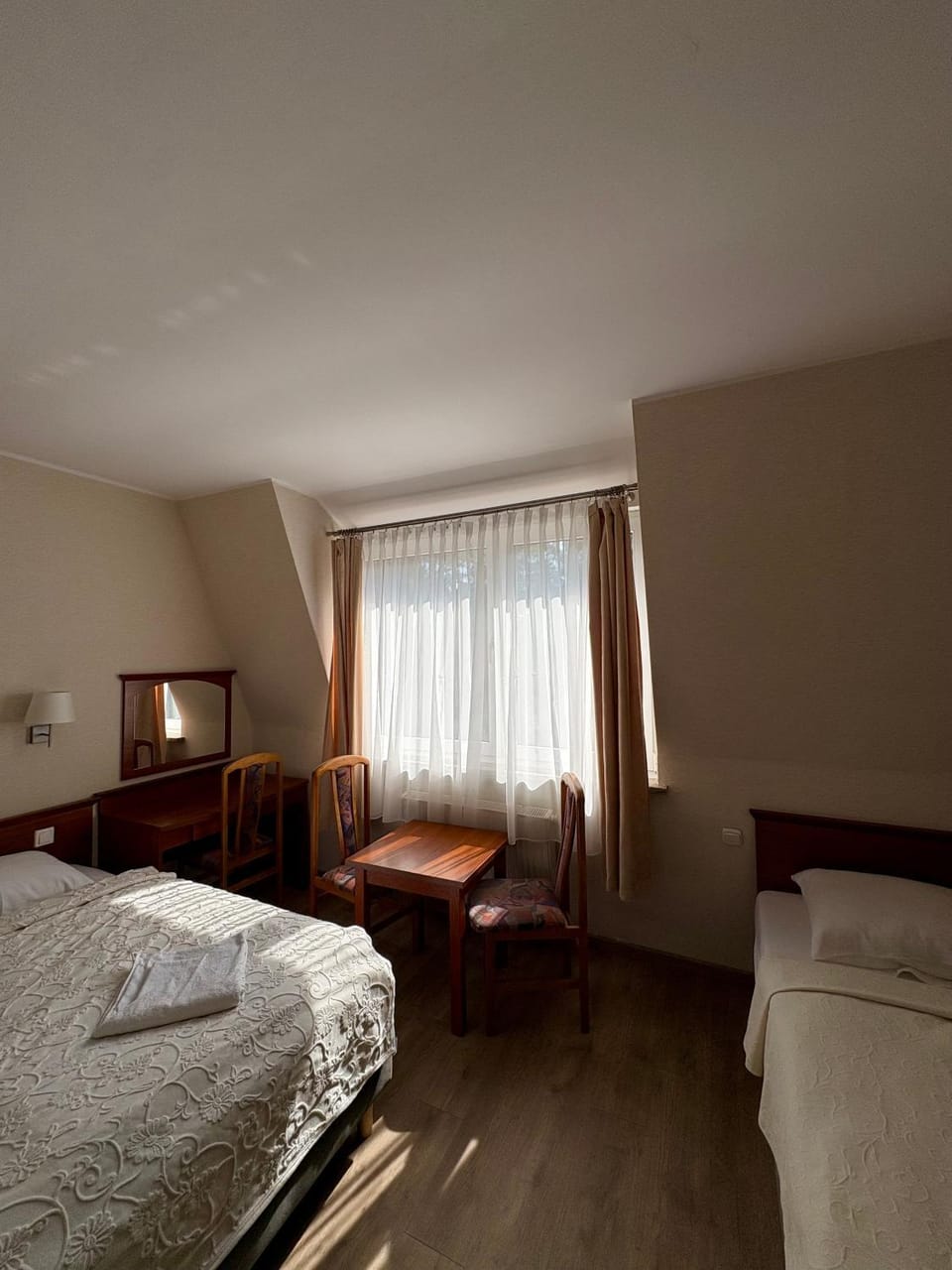 Bed, Photo of the whole room