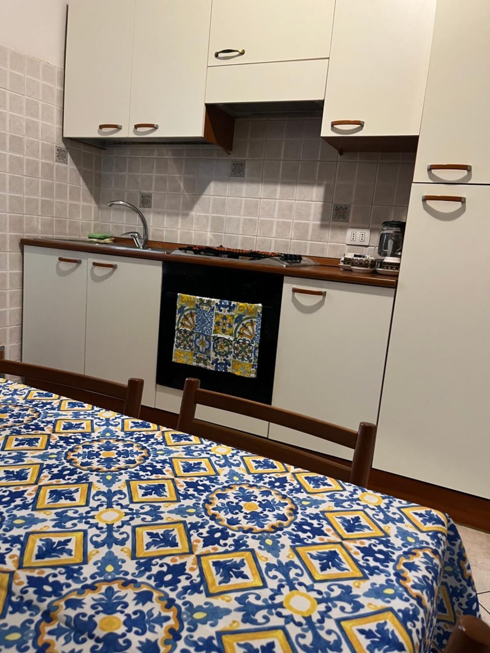 Kitchen or kitchenette, oven, stove