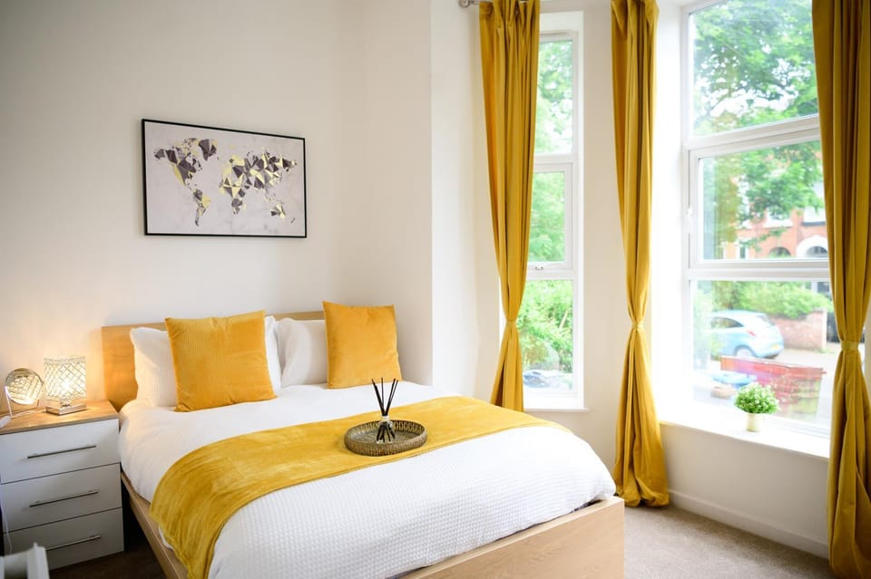 Bed, Photo of the whole room, Bedroom