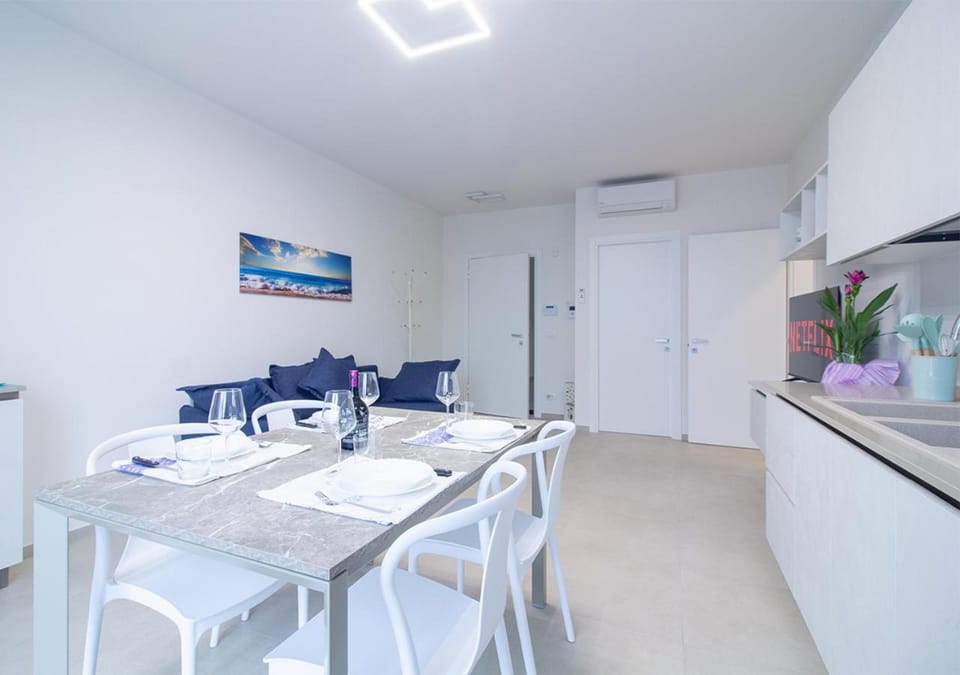 TV and multimedia, Kitchen or kitchenette, Dining area