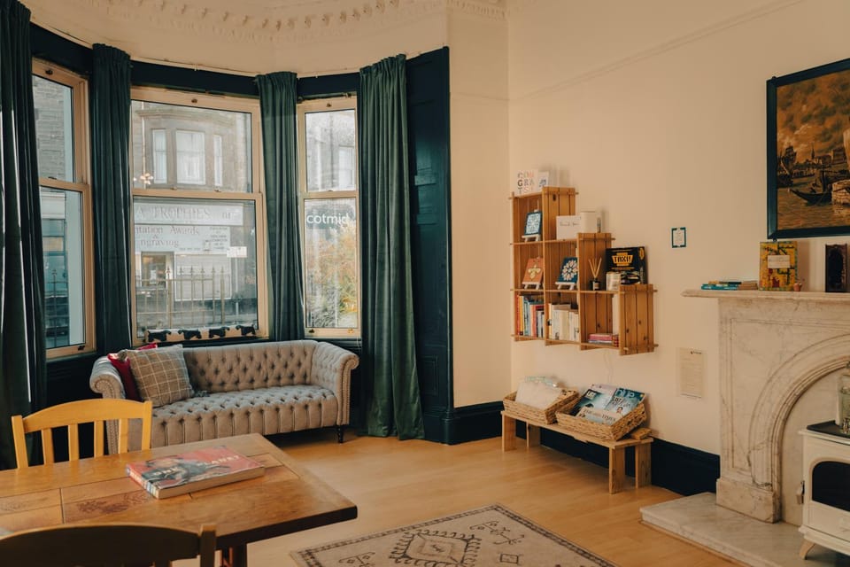 Kitchen or kitchenette, Living room, Lobby or reception, Seating area, Dining area, Internal: Not applicable to any particular room