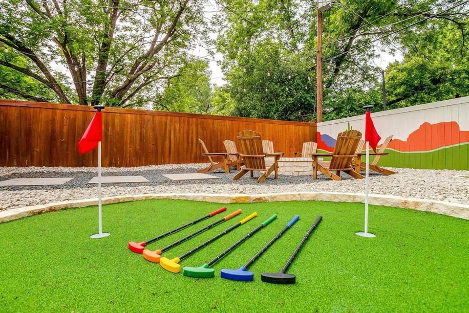 Mini Golf! Walk to AT&T Stadium & Globe Life House in Arlington
