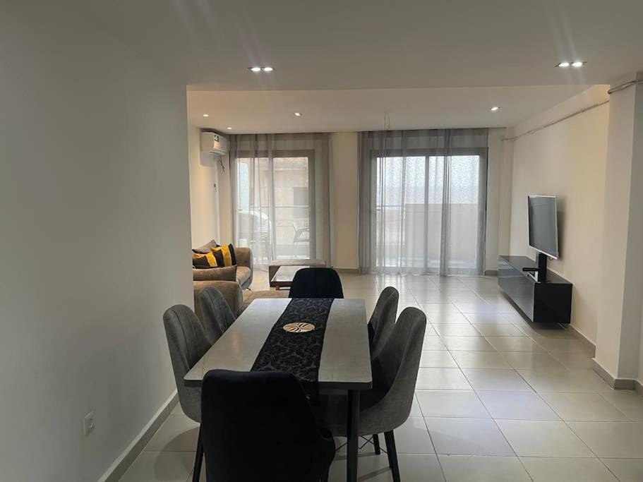 TV and multimedia, Living room, Dining area