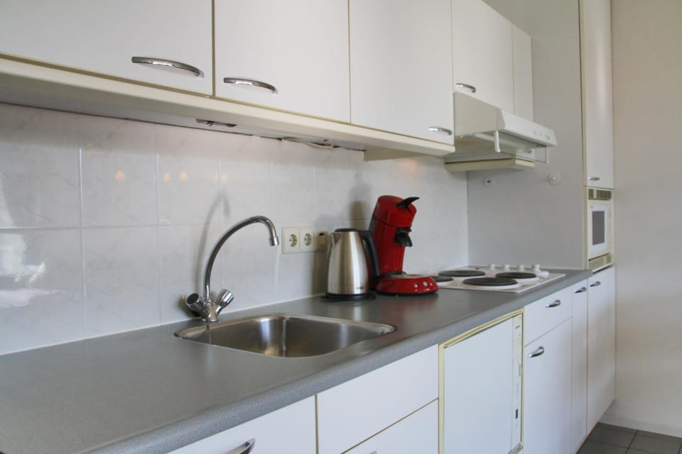 Coffee/tea facilities, Kitchen or kitchenette