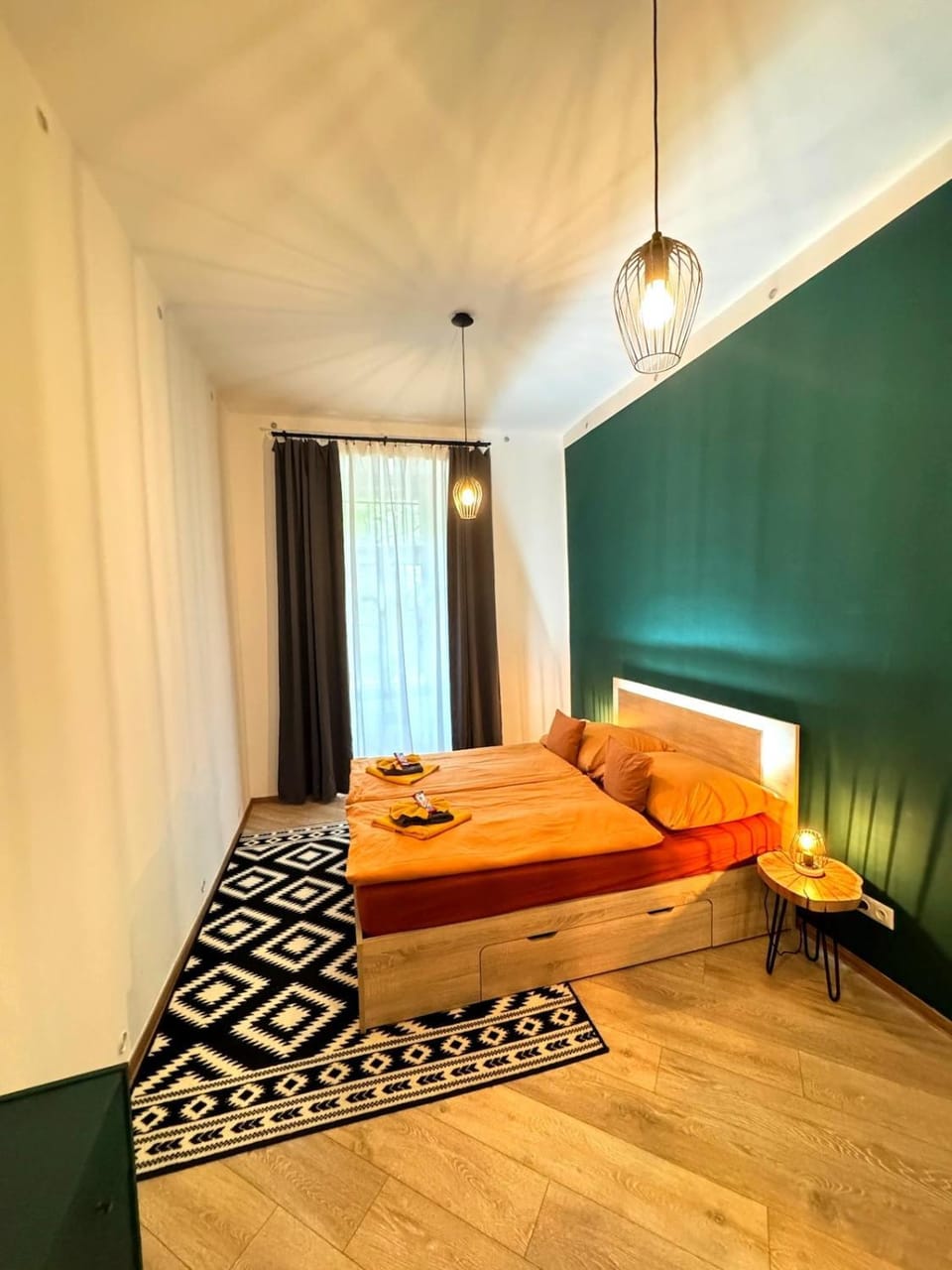 Bed, Photo of the whole room, Bedroom