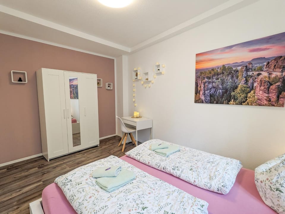 Bed, Bedroom