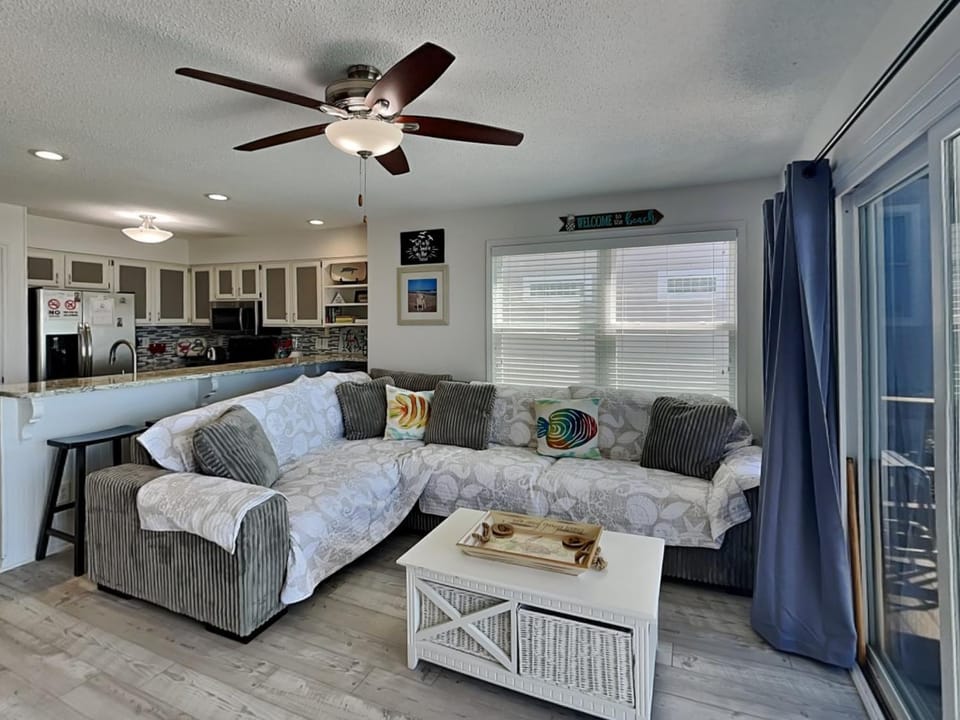Haileys Hideaway House in Surf City
