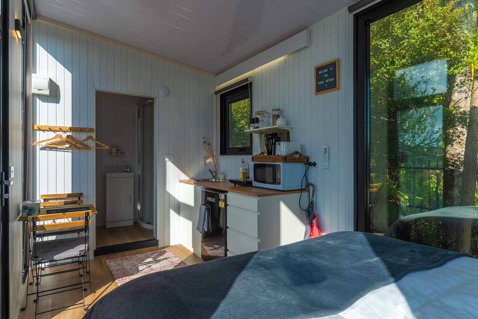 Bathroom, Dining area