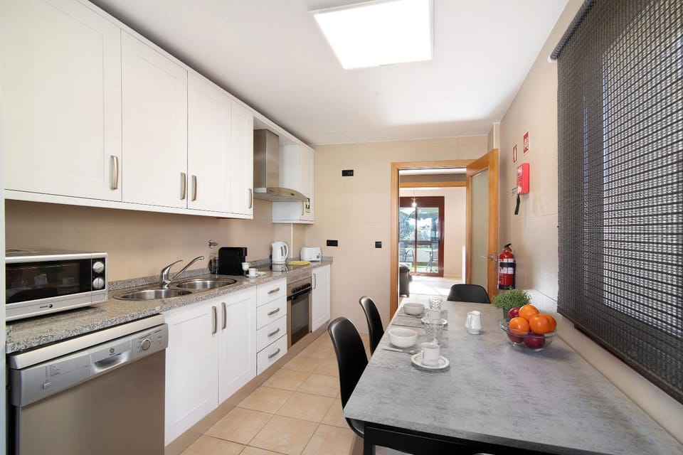 Property building, Kitchen or kitchenette, Living room