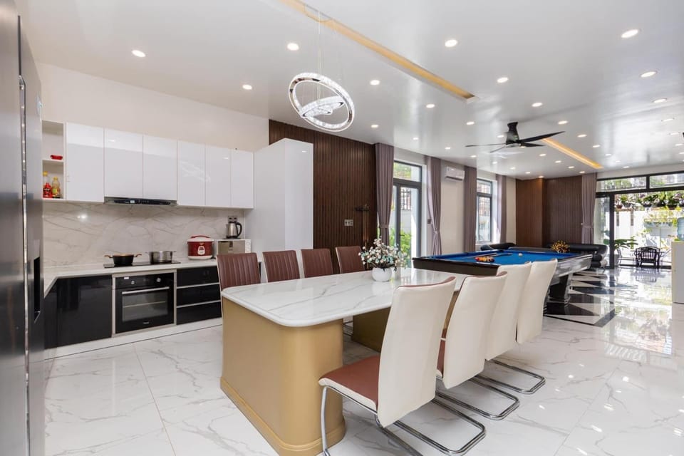 Kitchen or kitchenette, Dining area, Breakfast