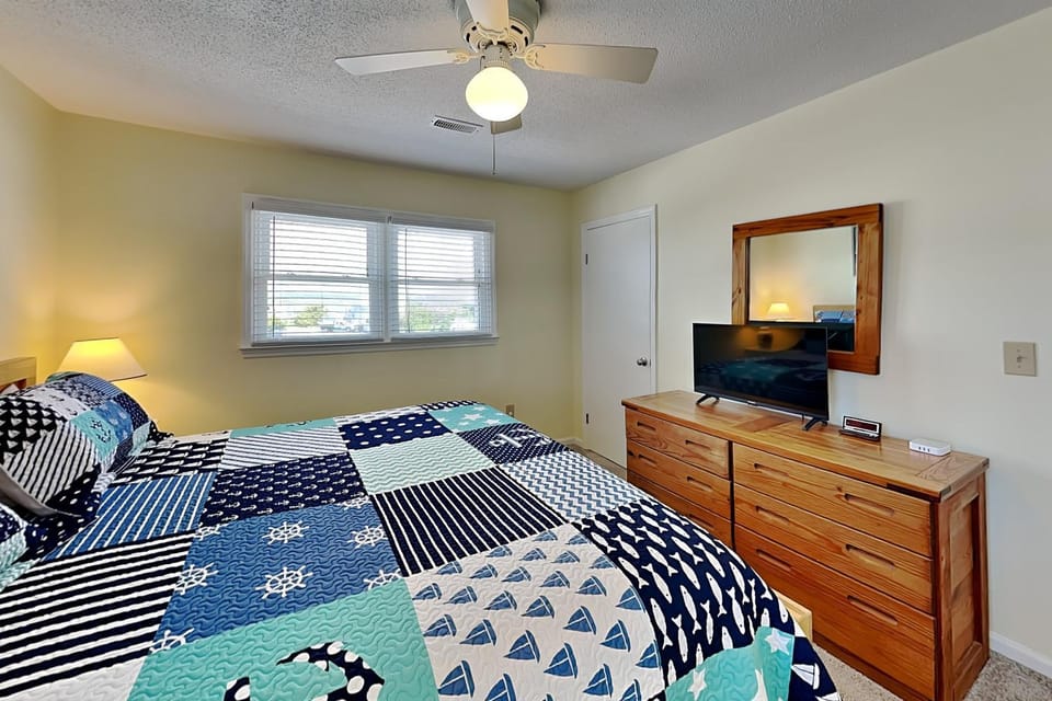 Bed, TV and multimedia, Bedroom, furniture