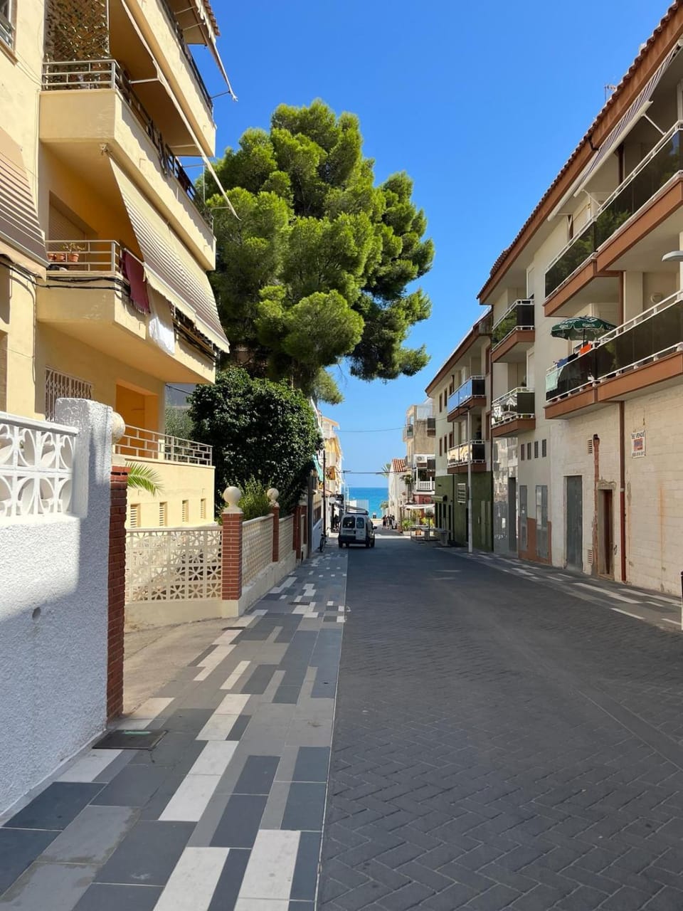 Day, Sea view, Street view