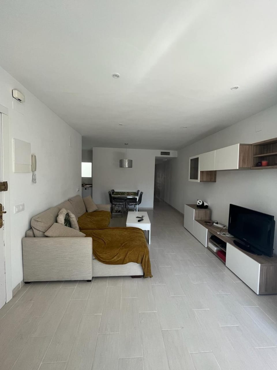 TV and multimedia, Kitchen or kitchenette, Living room, Photo of the whole room, Seating area, Evening entertainment, air conditioner