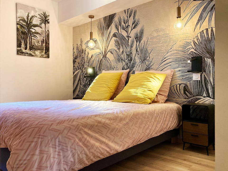 Bed, Bedroom