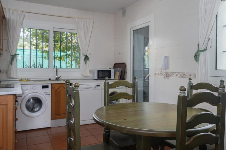 Apartoyou - Chalet Puerto Sherry Chalet in El Puerto de Santa María