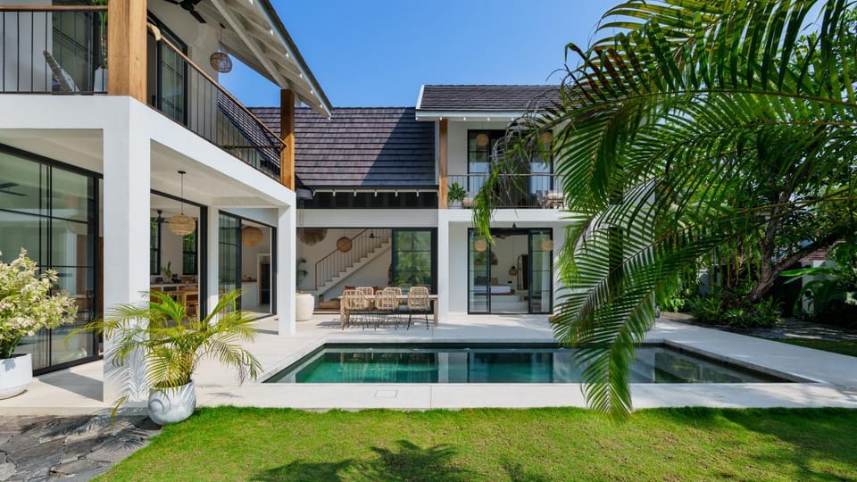 Property building, Garden view, Swimming pool, Swimming pool