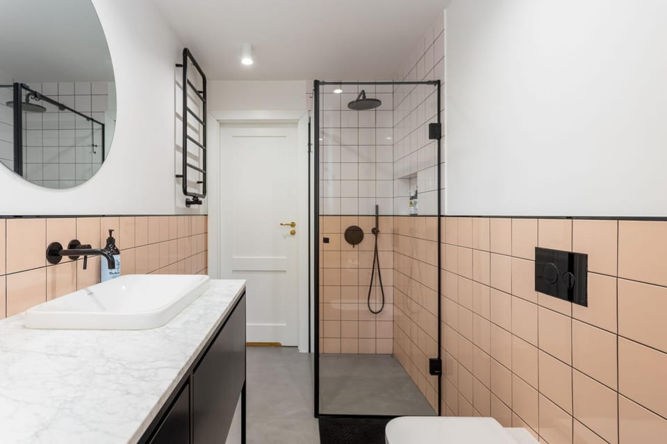 Shower, Toilet, Bathroom, towels