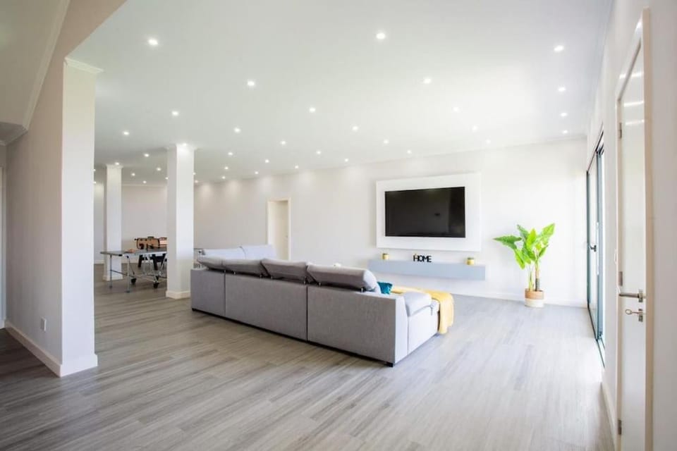 Communal lounge/ TV room, TV and multimedia, Living room, Photo of the whole room, Seating area, Evening entertainment