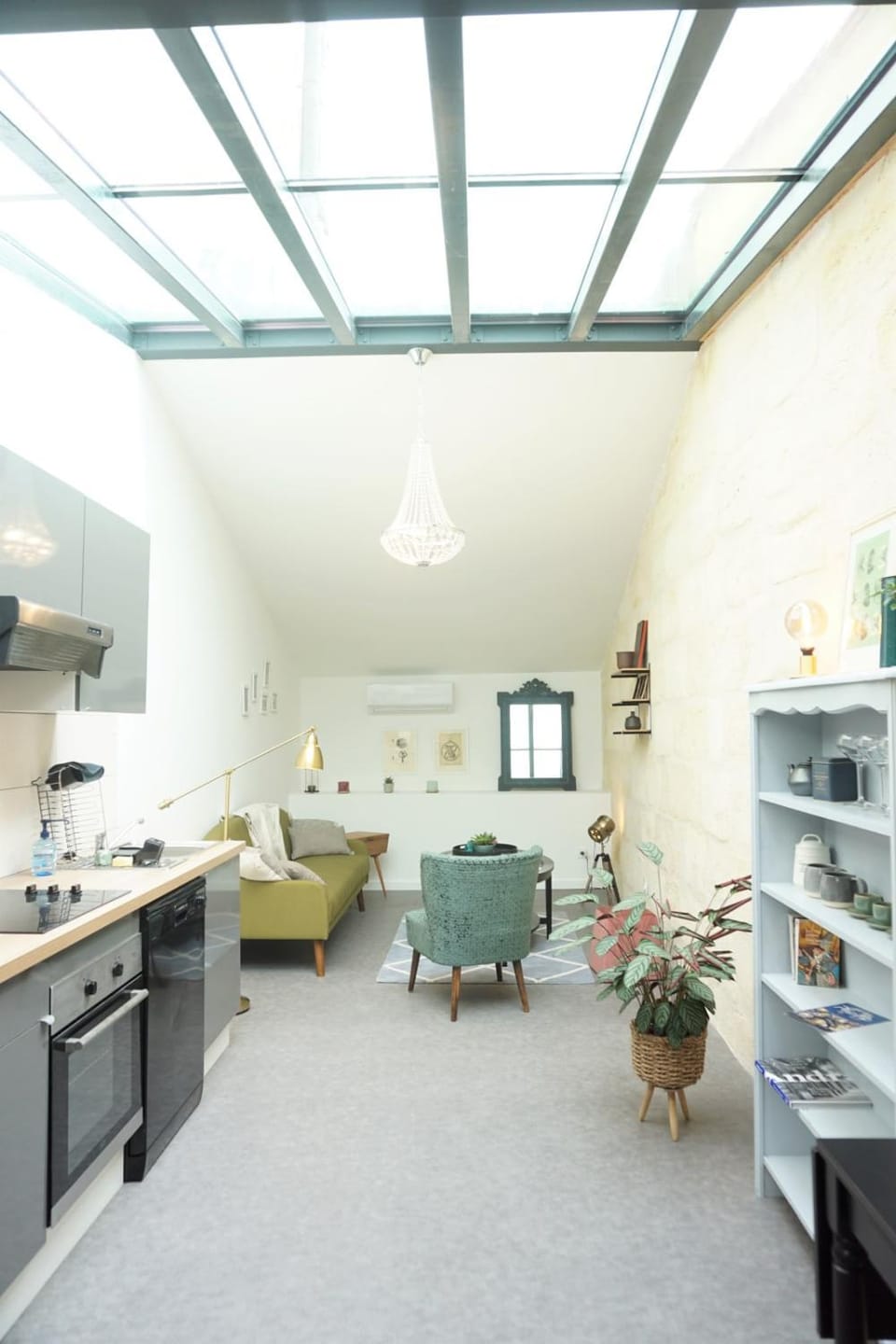 Beautiful duplex with AC - Place du Palais Apartment in Bordeaux