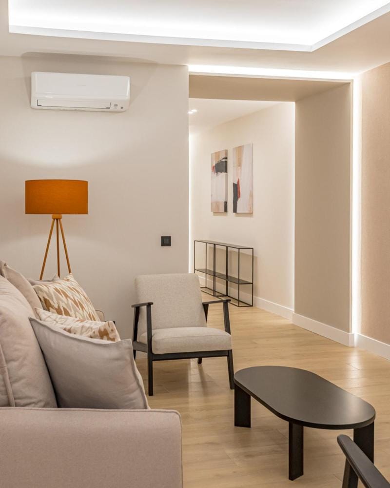 Living room, Seating area, air conditioner