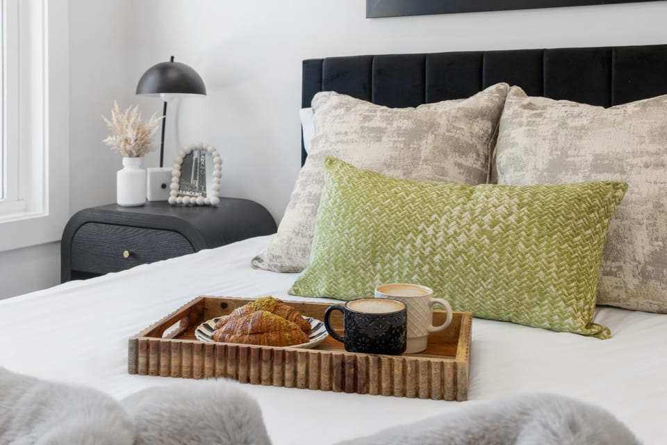 Bed, Decorative detail, Bedroom